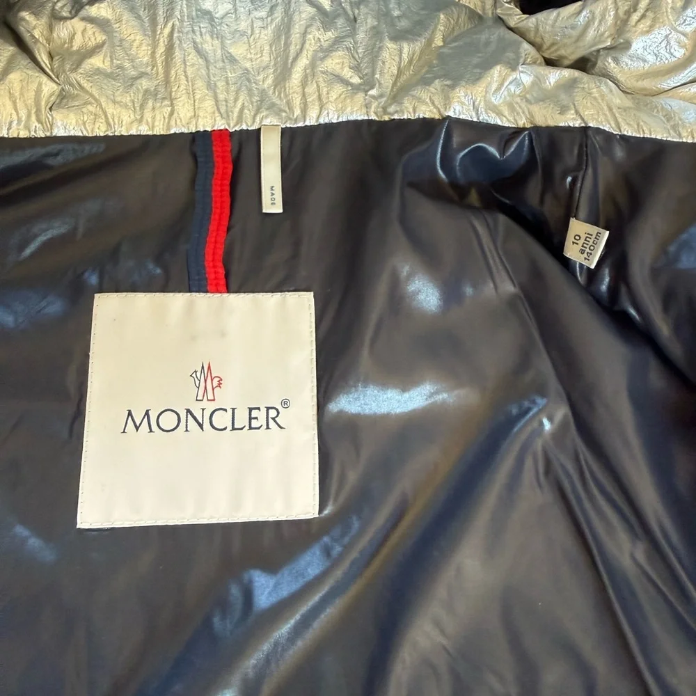 Moncler Boys down Jacket with shearling detail on the front, size 10.